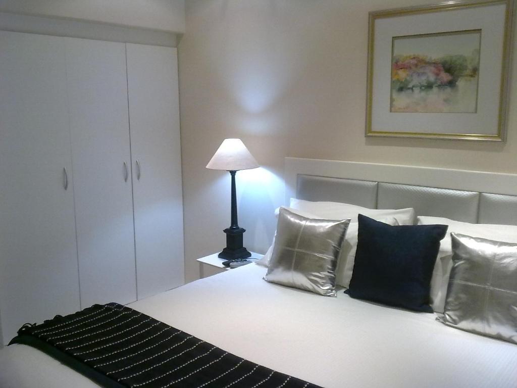 Rosebank Lodge Guesthouse By Claires Johannesburg Ruang foto