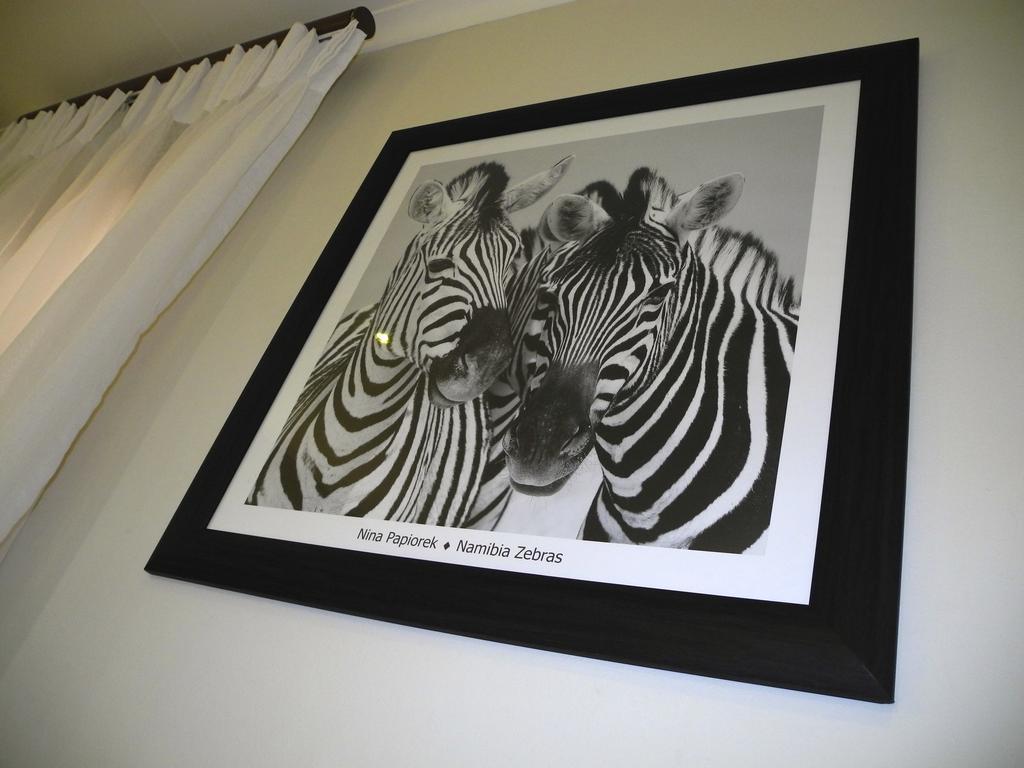 Rosebank Lodge Guesthouse By Claires Johannesburg Bagian luar foto